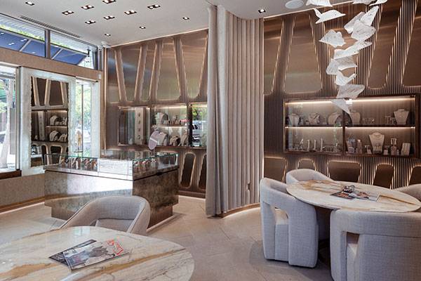 Avi Aspen interior