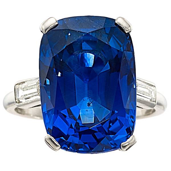 Heritage Auction Charlton and Co cushion sapphire diamond ring