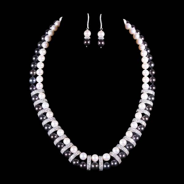 pearl necklace