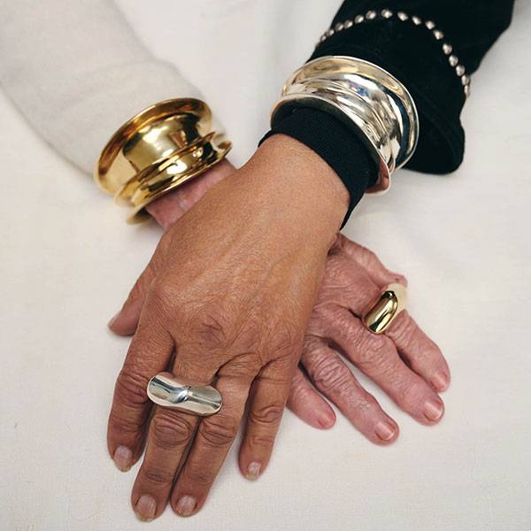 Nina rings Boussard