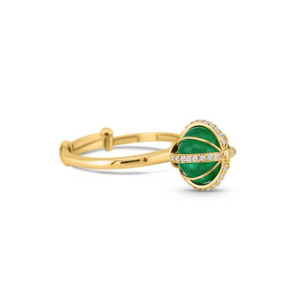 Tresor Symphony emerald ring