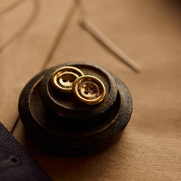 Mene Huntsman buttons