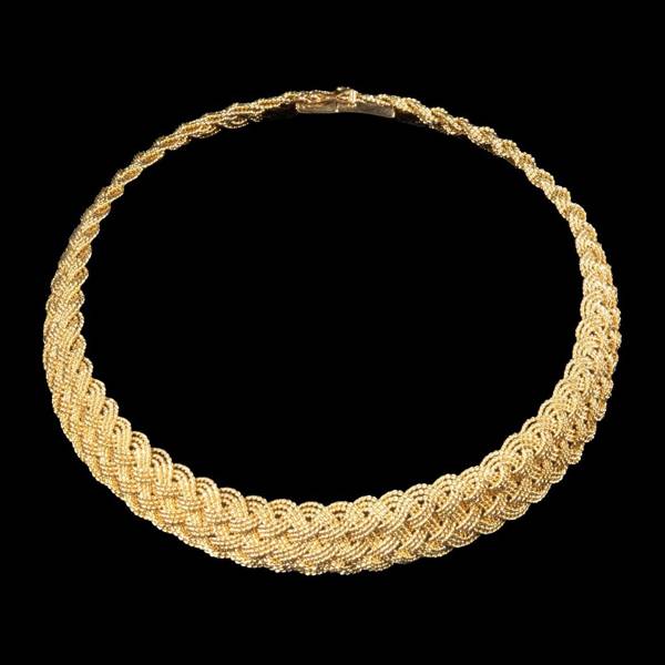 aga correa necklace