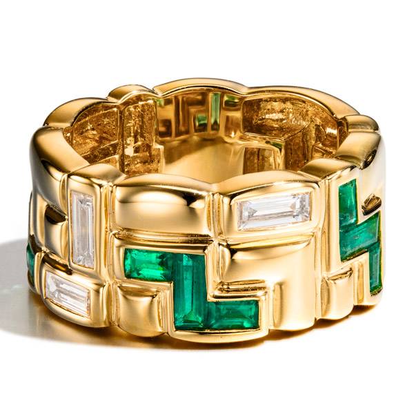 Boochier emerald Arcane ring