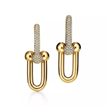 Large link earrings in yellow gold with pavé diamonds