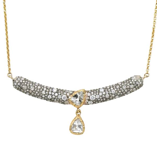 Duniya Tara curve necklace
