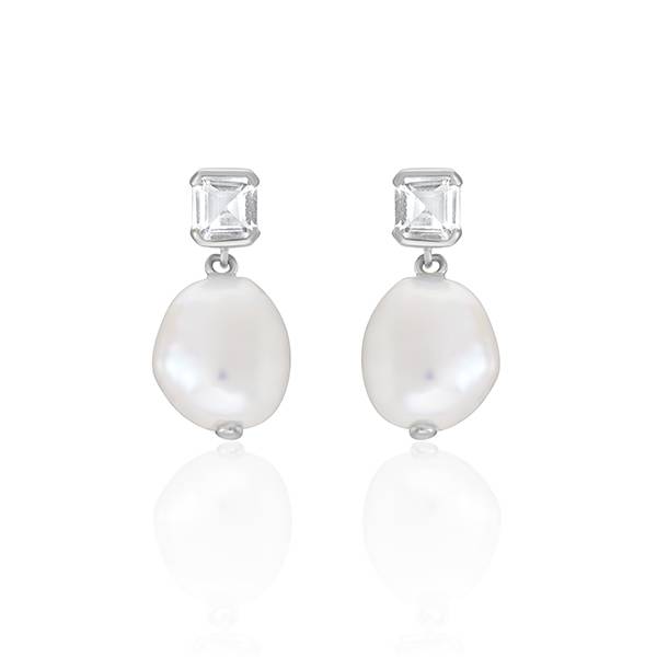 Laura Vann pearl earrings