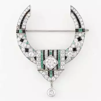 Van Cleef & Arpels black onyx, emerald and diamond Ammeau design, 1919