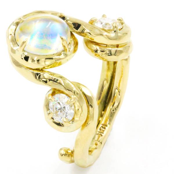 Yutori moonstone ring