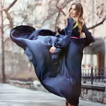 Image courtesy: <a href="http://psychiatrique.deviantart.com/art/Windy-dress-211943673" target="_blank">DeviantArt/psychiatrique</a>