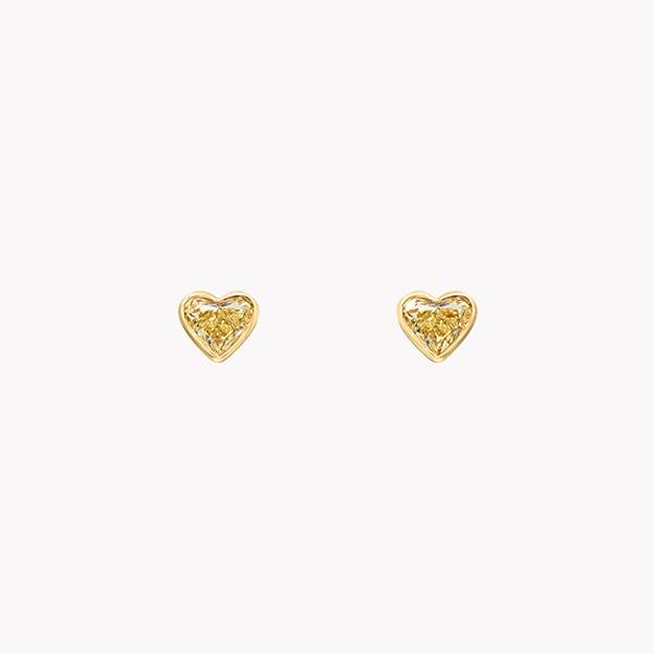 Material Good yellow diamond studs