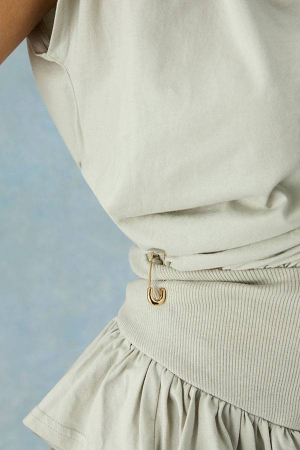 Astrid Miyu pin brooch