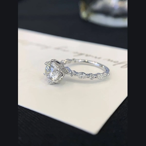 Flower Round Diamond Ring