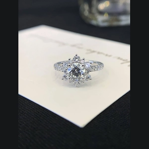 Classic Sunflower Diamond Ring