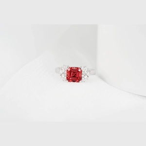 Red Asscheer Diamond Ring