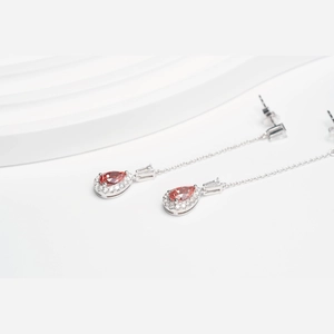 Red Pear Diamond Earings