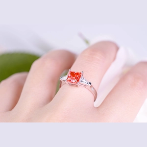 Red Asscheer Diamond Ring