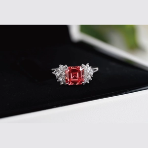 Red Asscheer Diamond Ring