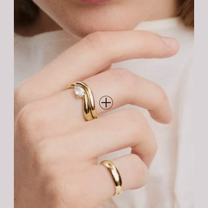 Dôme Figure Balance Ring  18k Gold Vermeil, Lab Grown White Sapphire