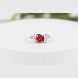 Red Asscheer Diamond Ring