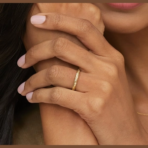 Verdure Engraved Diamond Ring in 18K Yellow Gold