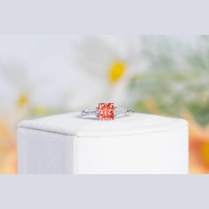 Red Asscheer Diamond Ring