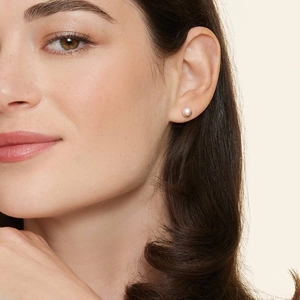 SilverRose Freshwater Cultured Pearl Stud Earrings (6mm)