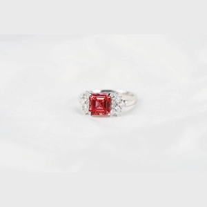 Red Asscheer Diamond Ring