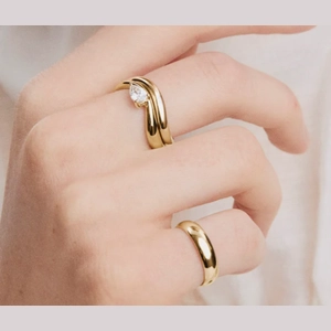 Dôme Figure Balance Ring  18k Gold Vermeil, Lab Grown White Sapphire