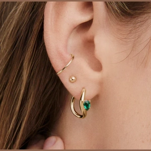 Dôme Figure Balance Hoops 18k Gold Vermeil, Lab Grown Emerald