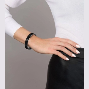 Bordered Bangle Miss