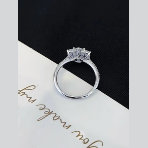 Classic Sunflower Diamond Ring