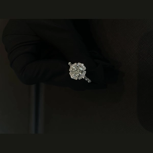 Classic Flower Round Diamond Ring