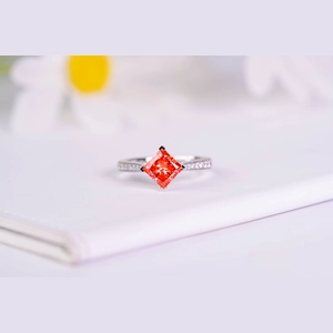 Red Asscheer Diamond Ring