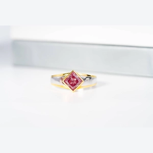 Red Asscheer Diamond Ring