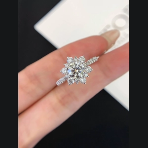 Classic Sunflower Diamond Ring