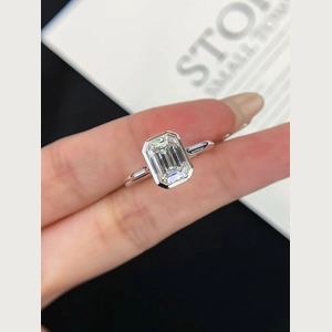 Classic Emerald Diamond Ring