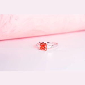 Red Asscheer Diamond Ring