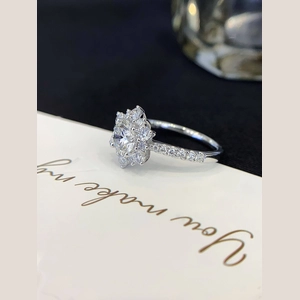 Classic Sunflower Diamond Ring