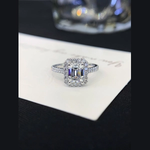 Classic Emerald Diamond Ring