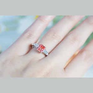 Red Asscheer Diamond Ring