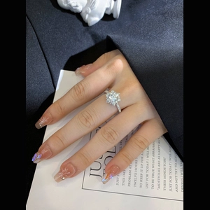 Classic Sunflower Diamond Ring