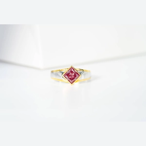 Red Asscheer Diamond Ring