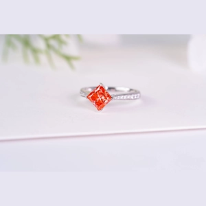 Red Asscheer Diamond Ring