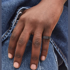 Slim Rectangular Signet Ring Black Titanium